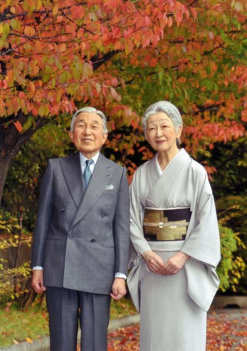 代理公务表示满意 据日本媒体报道,日本明仁天皇12月23日迎来79岁生日
