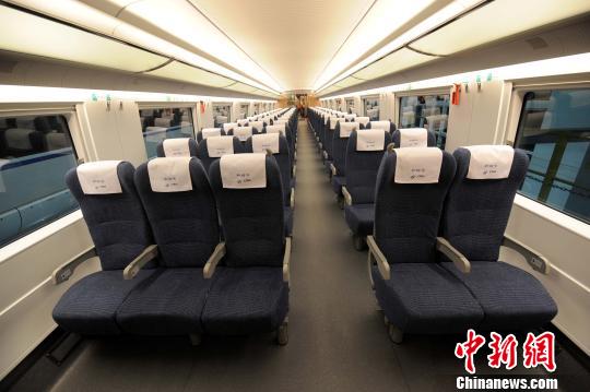 京广高铁每节车厢有8万个实名制线头 保朝发夕