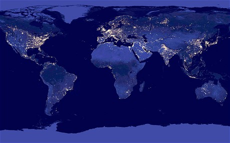 NASA发布最新高清地球夜景照片 酷似黑色大