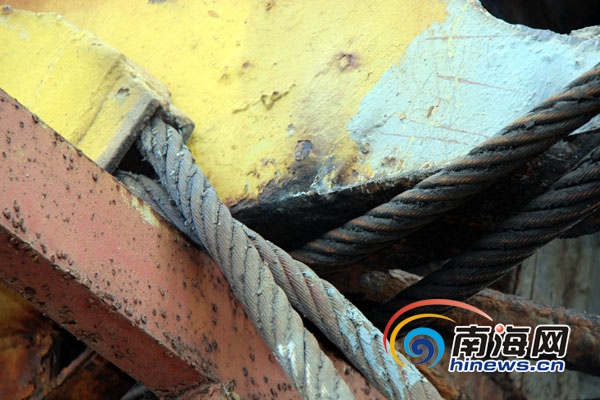 挖沙船刮断两输电线路 海口海甸岛一带停电恢