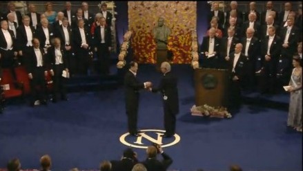 莫言获颁 诺奖  听故事赏意蕴_资讯频道_凤凰网