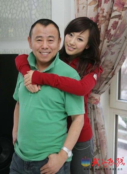 <em>潘长江女儿潘阳</em>曝半裸孕照 <em>老公</em>石磊身家曝光