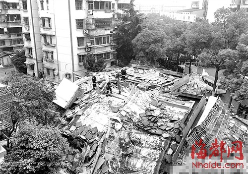 宁波江东区一栋5层居民楼倒塌图片