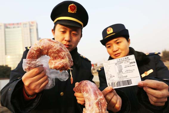 国外进口的火鸡脖子冒充牛尾在出售