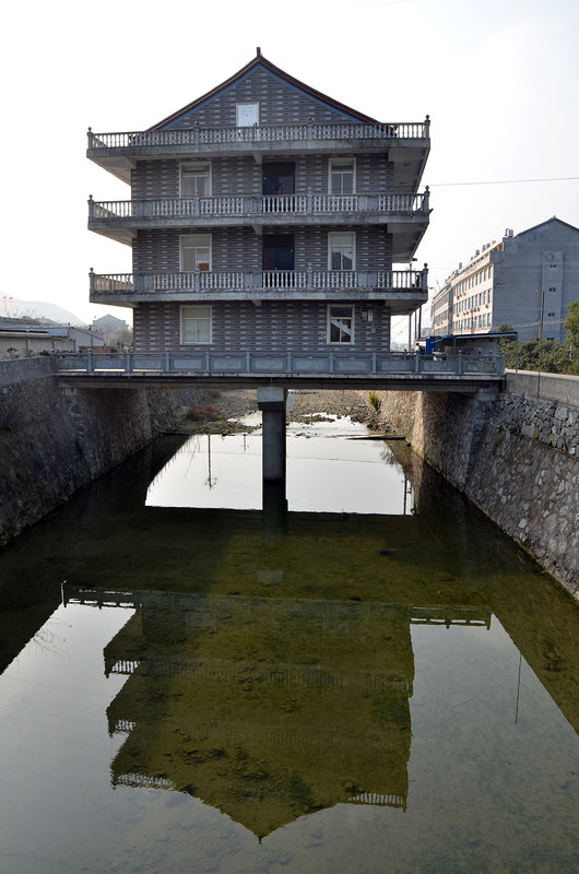 梅溪村人口_蓝山大洞梅溪村图片