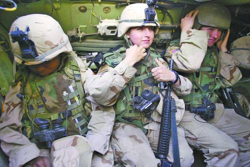 美军不再禁止女兵上战场