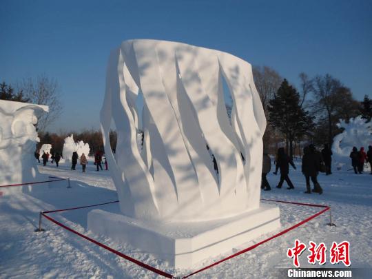 《自由进入》折桂哈尔滨国际雪雕比赛(图)
