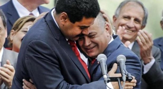 委内瑞拉民众声援查韦斯 副总统自称成暗杀目