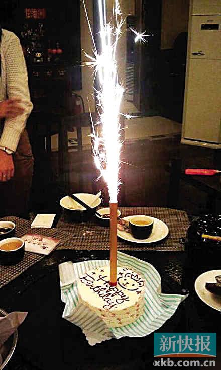 "放烟花"祝ta生日快乐 再送上不含膨松剂的蛋糕