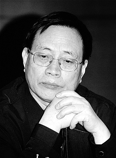 著名的诗人作家 1332b4f0fc30d45f935fb689808a7bcf.jpg