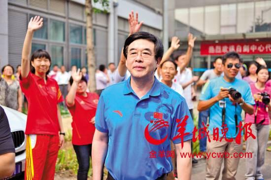 <em>女排选帅</em>:陈忠和渐行渐远 赖亚文越来越近_资