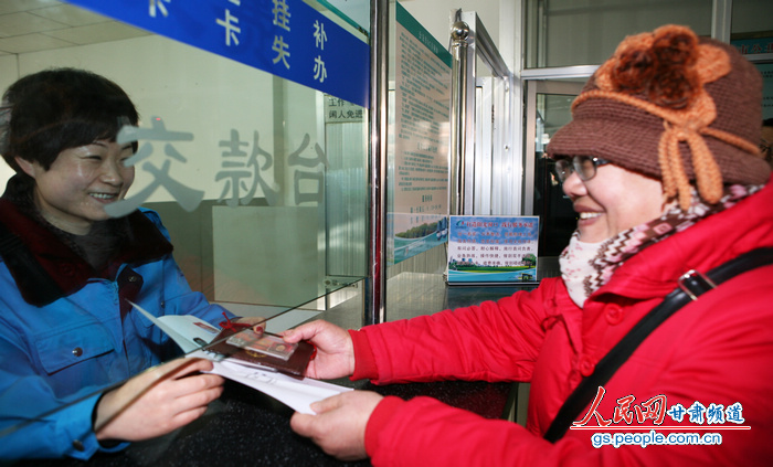 日本60岁以上人口_永嘉 百岁婆婆耄耋媳 相濡以沫一甲子