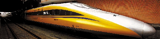 黄医生正安静地停靠在杭州站