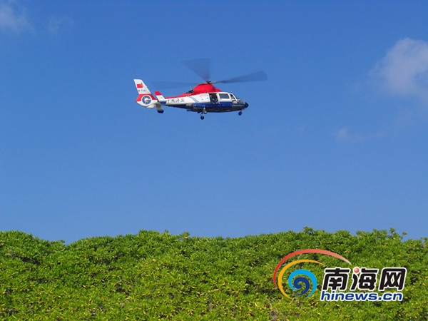 中国海监执法直升机完成了对七连屿的空中巡查
