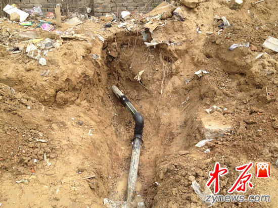 郑州威尼斯水城燃气管道被挖断 300户居民无气