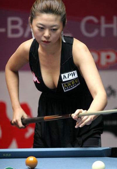 潘晓婷胸部压球遭特写 盘点台球界的美女们\/图_资讯频道_凤凰网