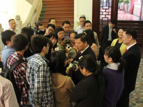 广州副市长欧阳卫民妙语连珠说环保 呼吁市民
