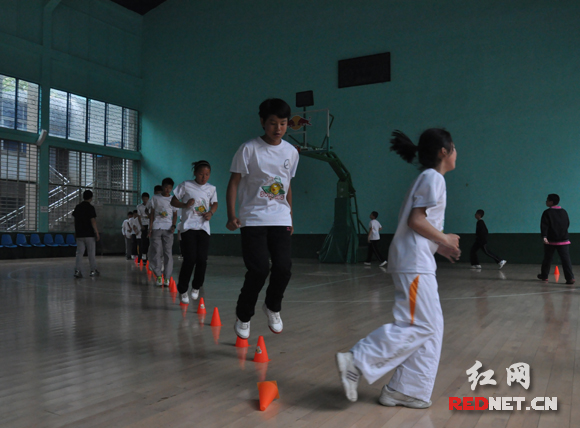 明日之星青少年网球训练营长沙开营(图)