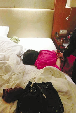 要捉毒贩先做 影帝 飘飘欲仙 做卧底伸个懒腰抓