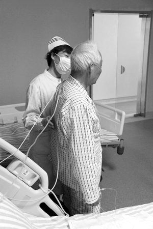江苏79岁H7N9患者转普通病房 已能下床活动