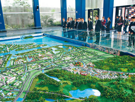 曾俊华在上周三访问中山新发展区翠亨新区。