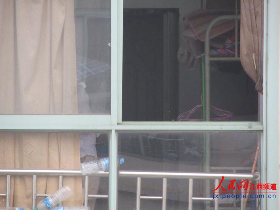 南昌航空大学宿舍现腐尸 男性死者穿丝袜高跟