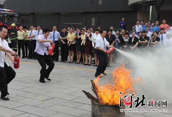 石家庄市亚太大酒店举行春季消防演练