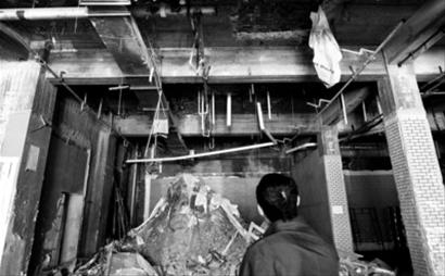 业主会所被出租 装修时砸穿楼板