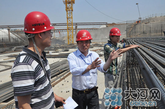 龙湖故事之陈胜建:干好一项工程 树立一座丰碑