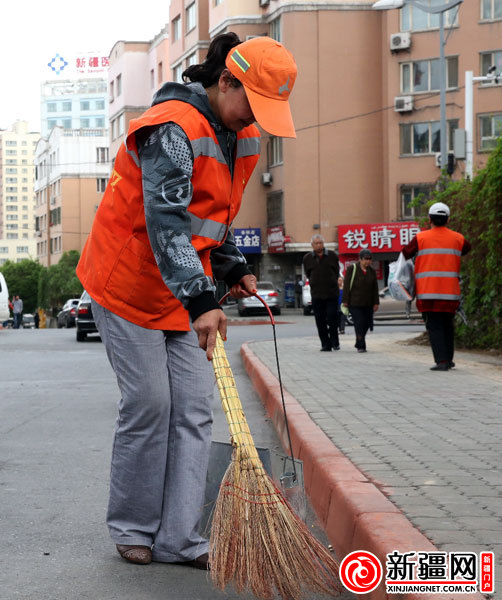 乌鲁木齐五一小长假期间:劳动节里的劳动者