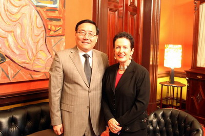 驻悉尼总领事李华新到任拜会悉尼市长