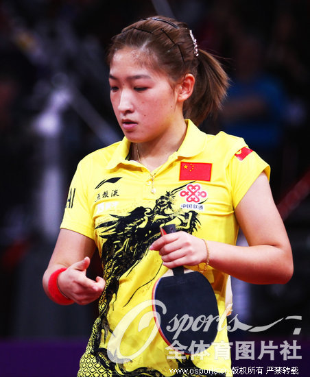 组图:第52<em>届世乒赛女单</em>1/4<em>决赛</em> 刘诗雯4 1侯美