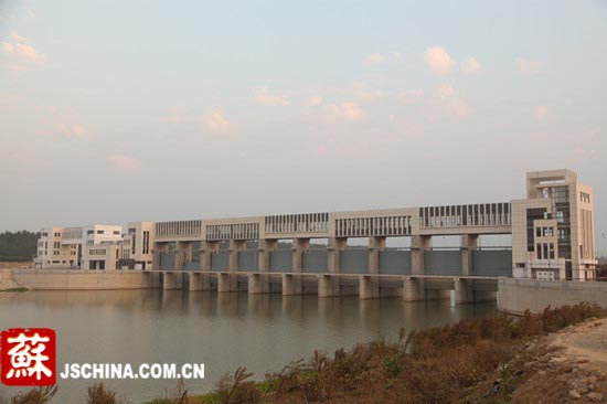 南水北调东线一期工程江苏段今试通水 13座调