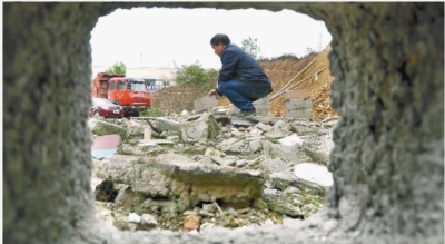 长沙市民房屋被强拆 当地政府拒绝赔偿:违法建筑