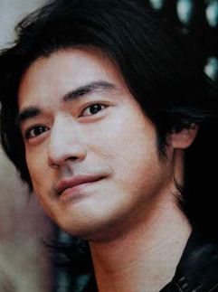 基努·里维斯暴肥金城武脱发 惨变残大叔的男