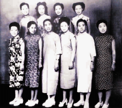 ■1947年越剧十姐妹举办义演《山河恋》时