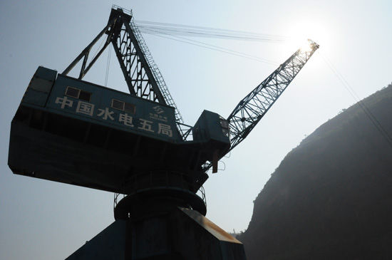 长江上游联合科考团考察金沙江白鹤滩水电站