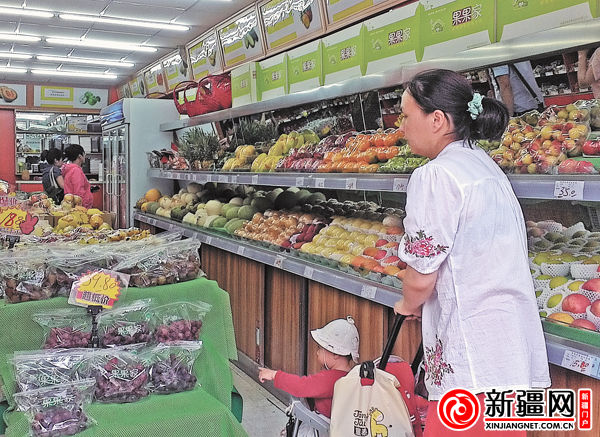 乌鲁木齐:水果连锁店另辟蹊径抢市场