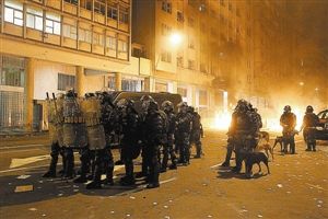 巴西骚乱足球王国为何反对世界杯?