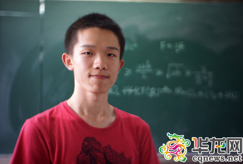 2013高考重庆理科第一名 是个爱打排球的帅气