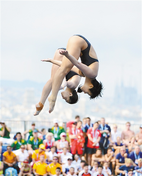 游泳世锦赛 重庆<em>姑娘</em>施廷懋获女子<em>双人</em>3米板冠