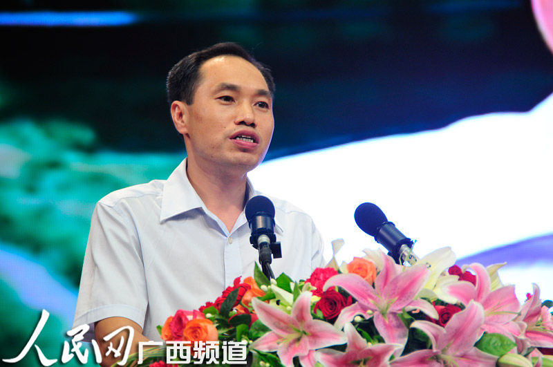 广西第一书记:一路前行