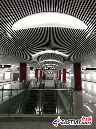 探营11号线徐家汇站:深入地下30米 站内扶梯近