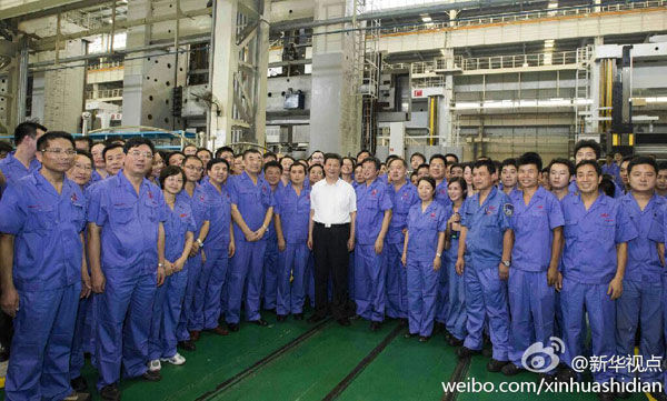 21日下午，习近平来到武汉重型机床集团有限公司。