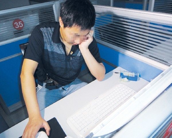 纽扣摄像头 耳机听答案(图)