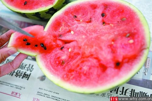 夏令水果正确吃法大揭秘 教你怎样切出无籽西