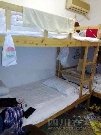 记者体验成都群租房:洗个脸排半个小时队