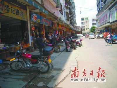 投827万整治内街小巷环境卫生