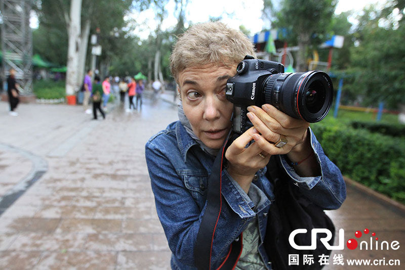 记者手记:保加利亚摄影师鲁米娅娜感受昌吉与