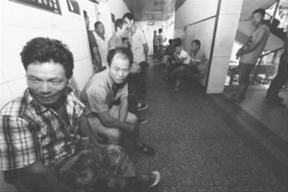 河南公交车抢劫杀人案嫌犯落网图片 18751 410x273